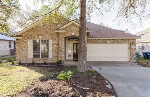 Woodridge House | La Cantera Luxury Home. Pool, Deck, Tennis