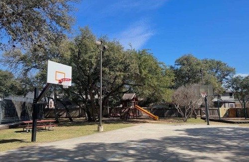 Woodridge House | La Cantera Luxury Home. Pool, Deck, Tennis