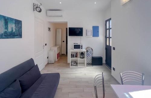 Varazze Apartment | La casa Azul
