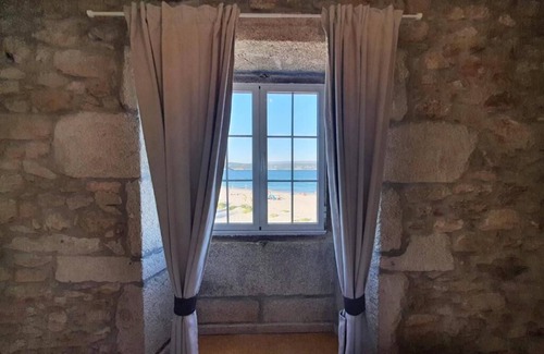 Fisterra Apartment | La Casa de Ana is located in an old salting factory dating back to 1805.