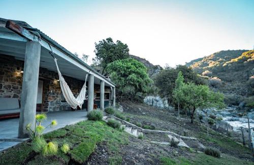 Andes House | La Casa de la Cascada