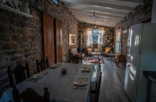 Andes House | La Casa de la Cascada