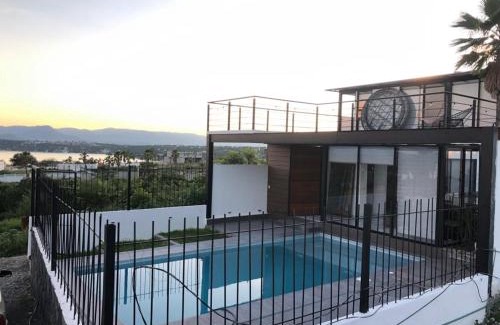 Tequesquitengo Villa | La Casa de Teques
