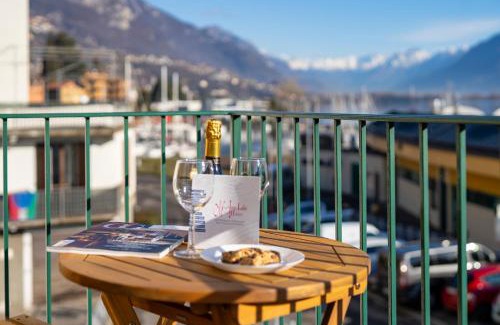 Lovere Apartment | La Casa dei Carta-new & chic