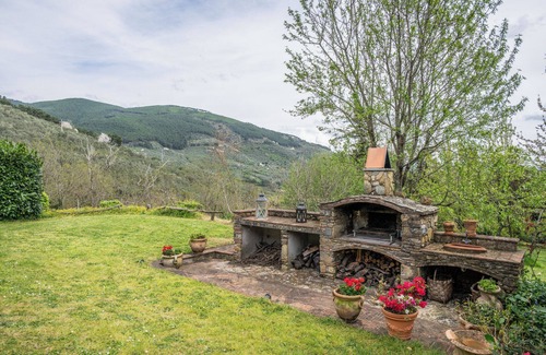 Buti Villa | La Casa dei Ricordi - Three Bedroom Villa, Sleeps 9