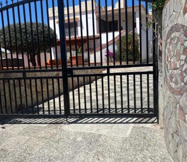 San Pietro in Bevagna Villa | La casa di Clelia Torre colimena porto cesareo salento esclusiva 2 piani con 6 camere doppie 3 bagni posti auto terrazza giardino 5 minuti dal mare