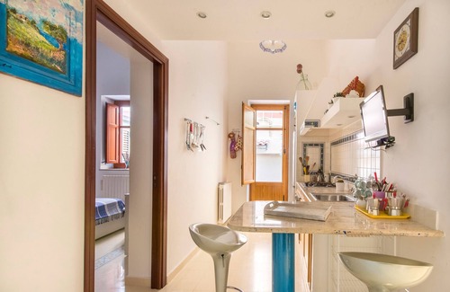 Mondello Apartment | La Casa di Sara a Mondello by Wonderful Italy