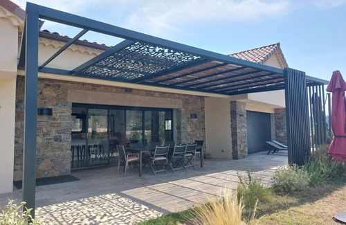 Les Vans Villa | La Casa Familia 230 m2 architect-designed villa with 11 x 4.5 m saltwater swimming pool