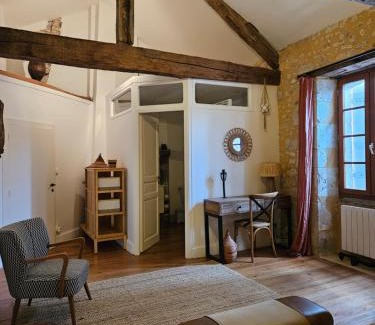 Issigeac Bed & Breakfast | La Casa Nomade