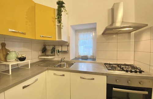 San Massimo Apartment | "La Casa Rosa," 2b/1b with parking and garden