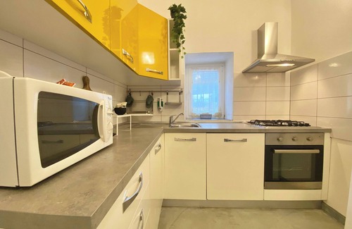 San Massimo Apartment | "La Casa Rosa," 2b/1b with parking and garden