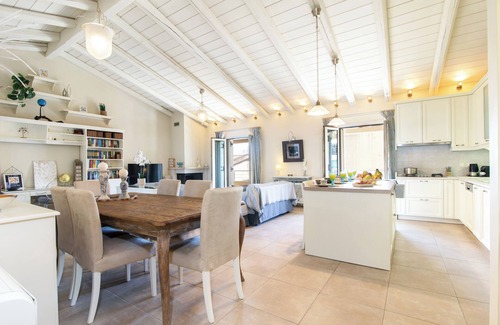 Corfu Town Apartment | La Casa Sedici by Corfu Escapes