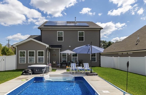 Lewisville House | La Casona: Pool, Hot Tub, King Bed, Theater Room, 17 min to Winston-Salem
