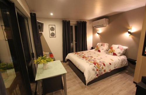Marseillan House | La chambre des Onglous