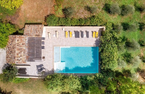 Valreas Cottage | La Chapelle, gîte with heated pool in Provence