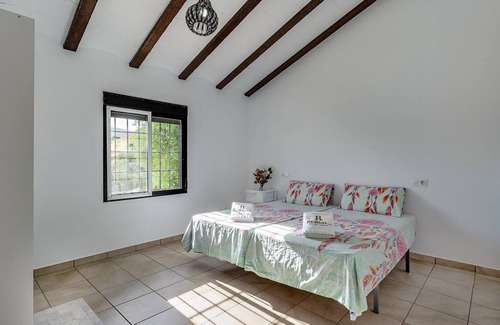 Montefrio Villa | La Choza De Mindo Montefrío by Ruralidays