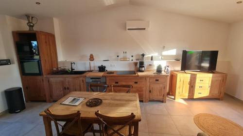 Bagard House | La Cigale suite villa du Mazet de la Draille Mas en Cévennes - Jacuzzi & Piscine Privatif - 4 personnes - Classé 5 étoiles