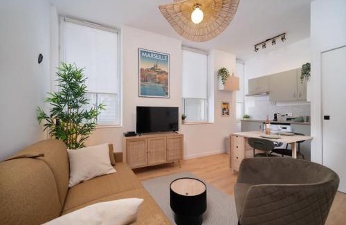 Quartier du Panier Apartment | La Cigale - Superbe Studio au coeur du Panier - Les Frères de la Loc'