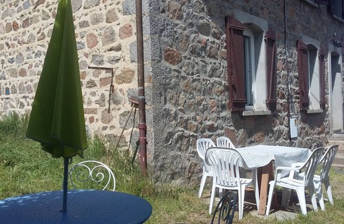 Les Halles House | La Clef des champs: 9-person gîte Mts lyonnais