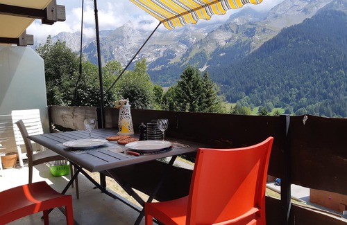 La Clusaz Apartment | La clusaz 2 rooms extraordinary panorama - rate 4*nWith your animal.