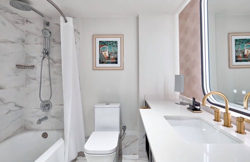 Historic Seaport Hotel | La Concha Key West, Autograph Collection