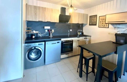 Poitiers Apartment | La Coquille: bright, cozy, 3 min from Parc Expo