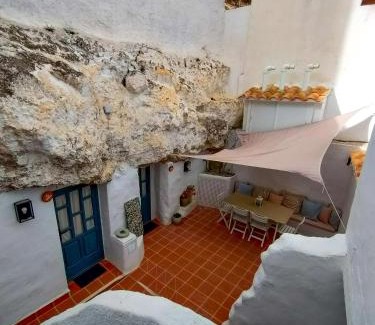Alcala del Jucar House | La Cueva Blanca