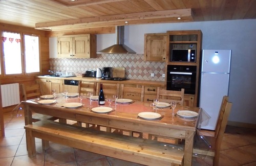 Bonneval-sur-Arc Apartment | La datcha * bonneval sur arc rental in the mountains in a ski resort.
