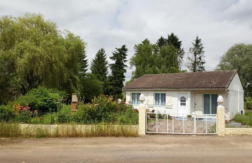 Sainte-Colombe-des-Bois House | la ferme aux kangourous