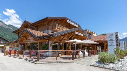 Thyez Hotel | La Ferme Du Lac