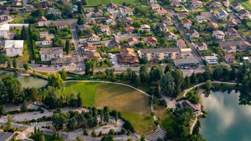 Thyez Hotel | La Ferme Du Lac