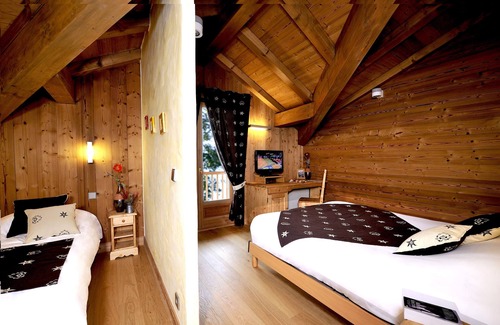 Thyez Hotel | La Ferme du Lac