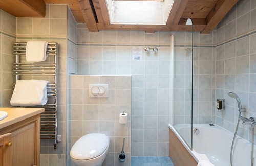 Thyez Hotel | La Ferme du Lac