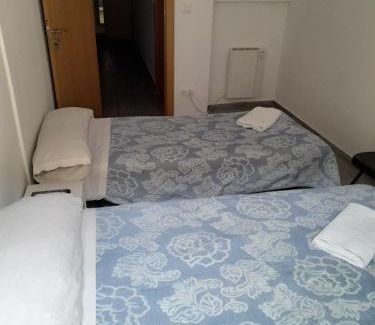 Zaragoza Centro House | La Ferroviaria - Pequeña Suite De 1 Dormitorio Con Salón y Office más Baño Privado - Prohibido Fumar- Sin Ascensor-
