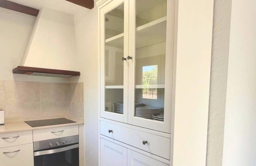 Costa Dorada House | La Font - Bungalow with private garden & pool by the sea