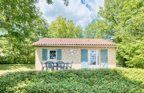 Salignac-Eyvignes House | La Gariotte – Friendly Holiday Home with Shared Heated Pool in the Heart of the Périgord Noir