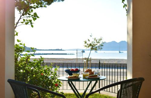 Puerto de Pollensa Apartment | LA GOLA APARTMENT, First-line Beachfront, Newly Refurbished