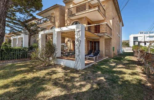 Puerto de Pollensa Apartment | LA GOLA APARTMENT, First-line Beachfront, Newly Refurbished