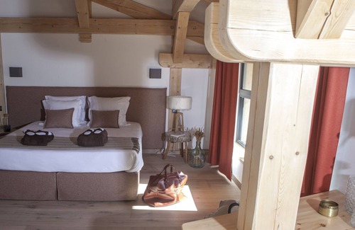Bourg-Saint-Maurice Ski Chalet | La Halle des Cascades, 400m², 15 people. Exceptional chalet in Arc 2000