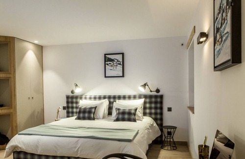 Bourg-Saint-Maurice Ski Chalet | La Halle des Cascades, 400m², 15 people. Exceptional chalet in Arc 2000