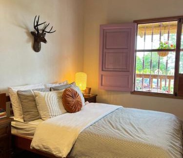 Gigante House | LA HERMOSA CASA AMARILLA