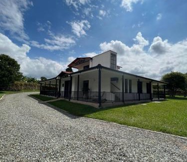 Armenia House | La herradura casa campestre