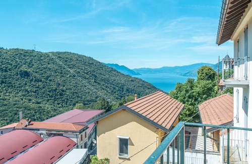 Maccagno House | La casa dei pittori by Interhome