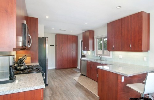 Beach Barber Tract Condo | La Jolla Beach and Village - Contemporary and Bright w/Partial Ocean View