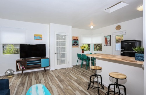 Village of La Jolla House | La Jolla Beach Bungalow in La Jolla - with KING bed!