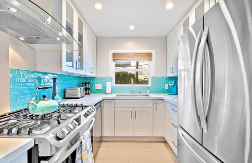 Beach Barber Tract Cottage | La Jolla Cottage, cutest cottage at Windansea Beach!