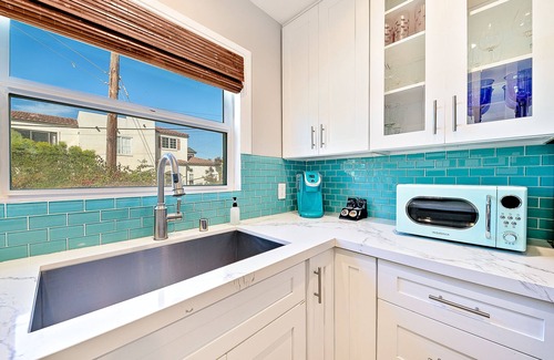 Beach Barber Tract Cottage | La Jolla Cottage, cutest cottage at Windansea Beach!