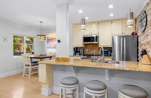 North Pacific Beach Condo | La Jolla/North PB Furnished Vacation Condo Partial Ocean View