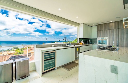 Muirlands House | La Jolla Paradise with Ocean Views and Pool