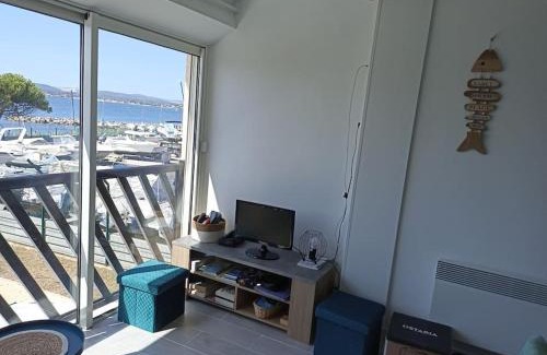 Sete Apartment | La lagune plein écran